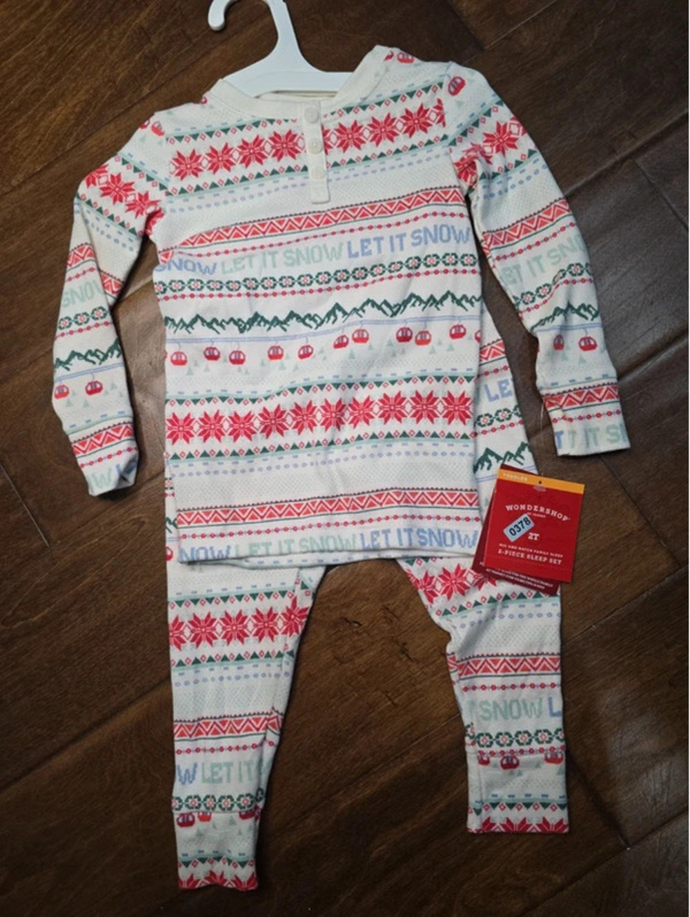 2t brand new christmas pajamas from target item, 378G6